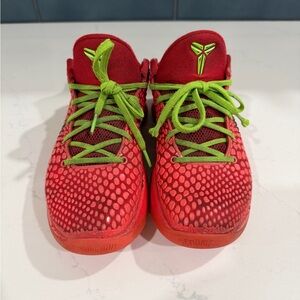 Nike Kobe Reverse Grinch – Kids 5.5Y 💚❤️